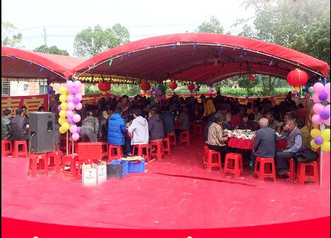 農(nóng)村宴席老板如何挑選合適的酒席帳篷？